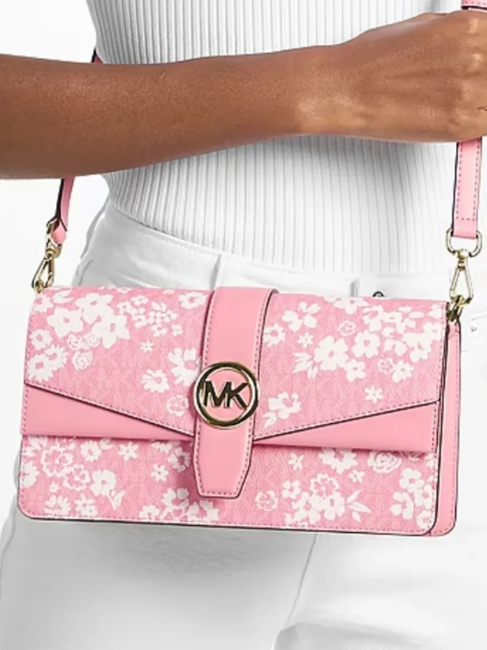 MICHAEL KORS Greenwich Md Printed Signature Logo Convertible Shoulder
Carnation - Picture 5 of 14